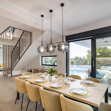 Burin Villa Murter