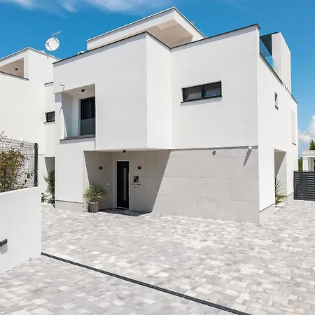 Burin Villa Murter
